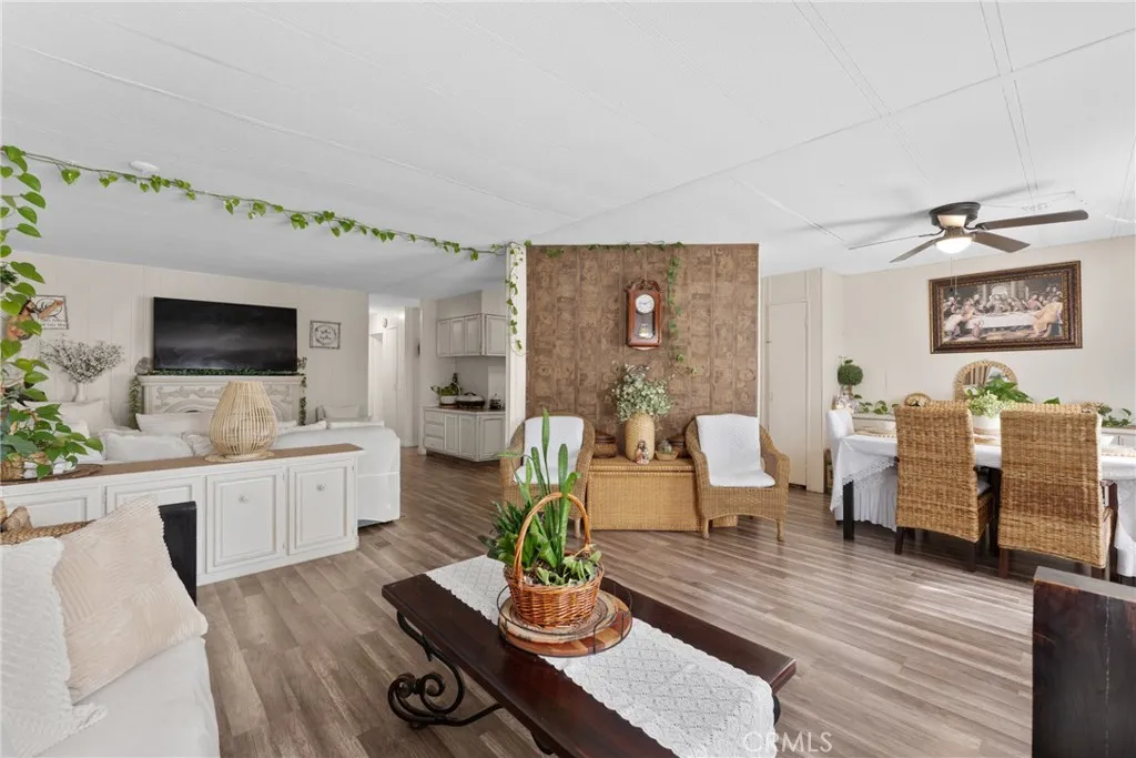 3883 Buchanan Street Riverside, CA 92503 - Photo 8 of 47