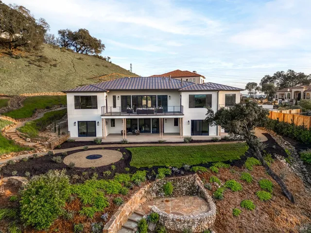 $2,995,000 | 3921 Flintridge Drive, Santa Rosa, CA 95403