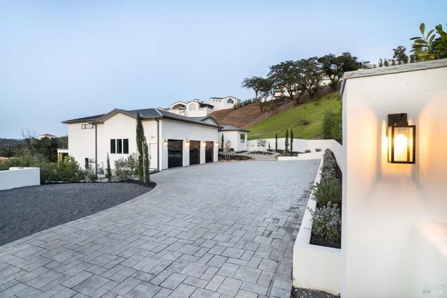 $2,995,000 | 3921 Flintridge Drive, Santa Rosa, CA 95403