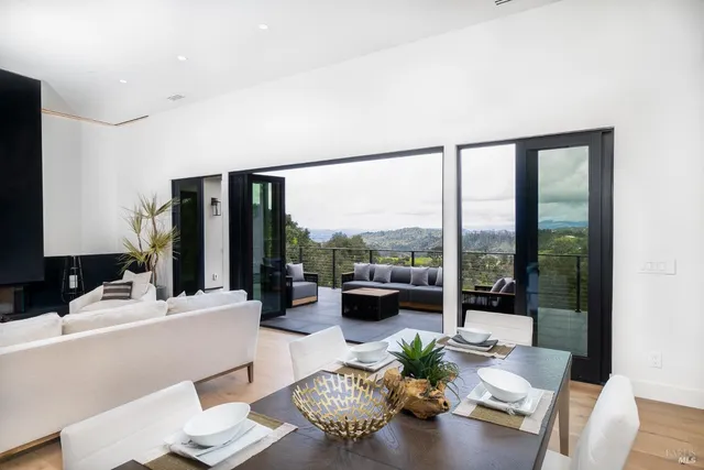 $2,995,000 | 3921 Flintridge Drive, Santa Rosa, CA 95403