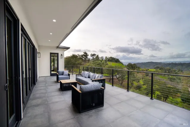 $2,995,000 | 3921 Flintridge Drive, Santa Rosa, CA 95403