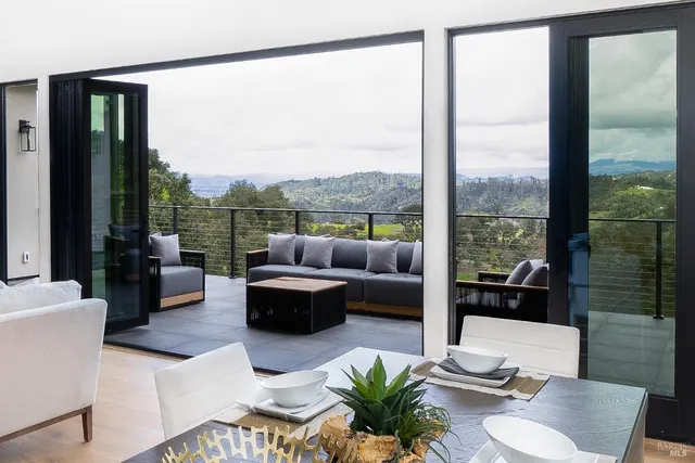 $2,995,000 | 3921 Flintridge Drive, Santa Rosa, CA 95403