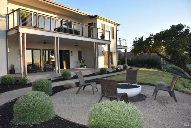 $2,995,000 | 3921 Flintridge Drive, Santa Rosa, CA 95403