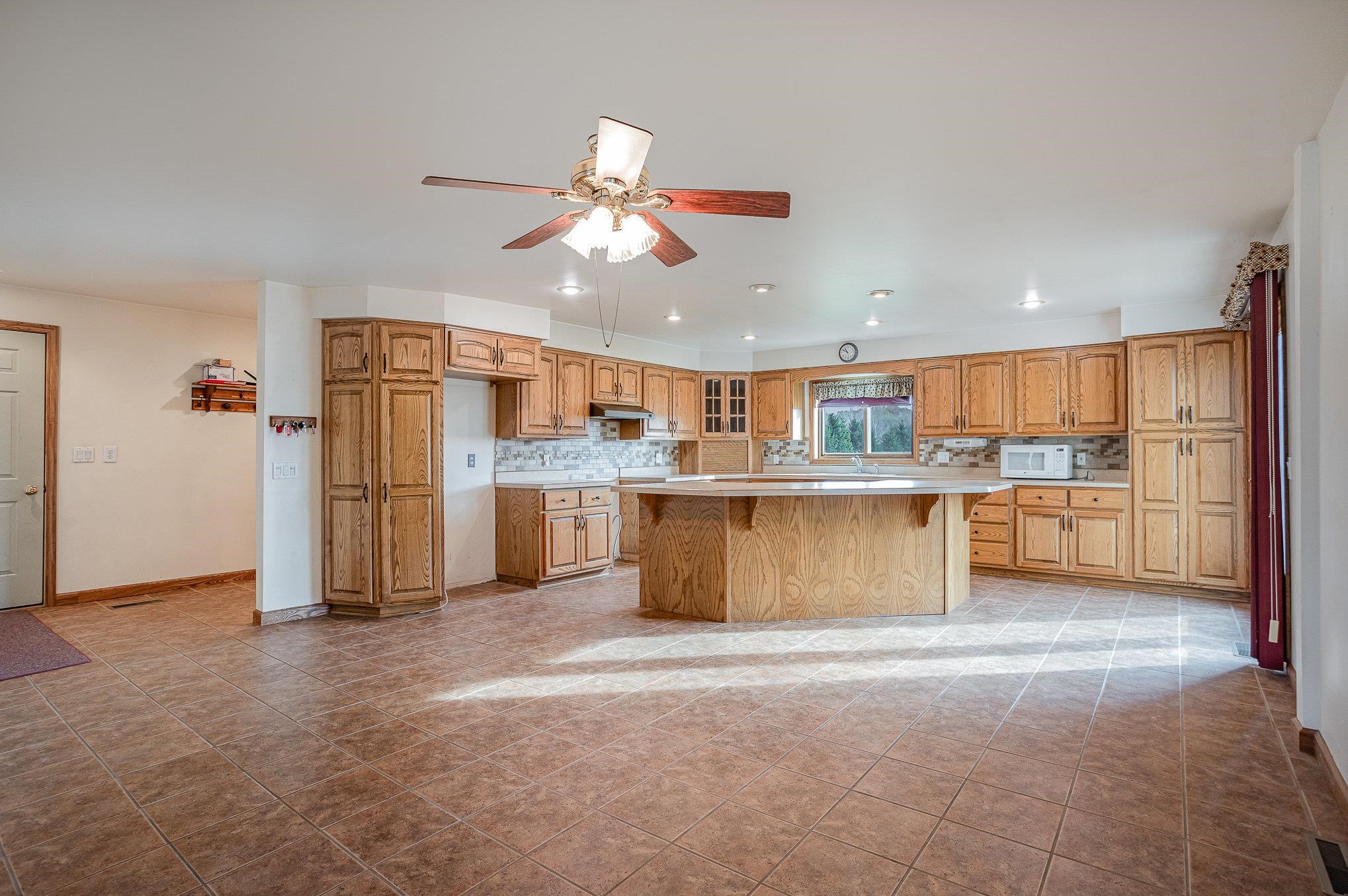 1697 South Nine Mile Road Kawkawlin, MI 48631 - Photo 7 of 21