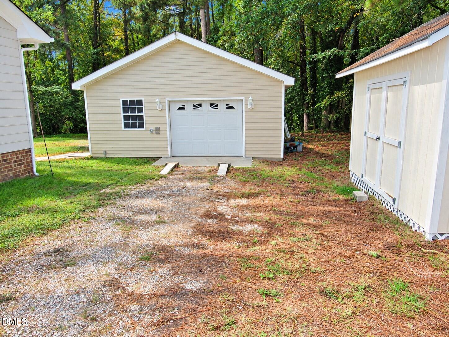 1565 Spring Valley Lake Road Henderson, NC 27537 - Photo 26 of 37 Workshop/garage