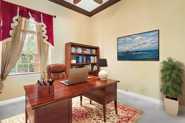 $990,000 | 9915 Vía Bernini, Lake Worth, FL 33467
