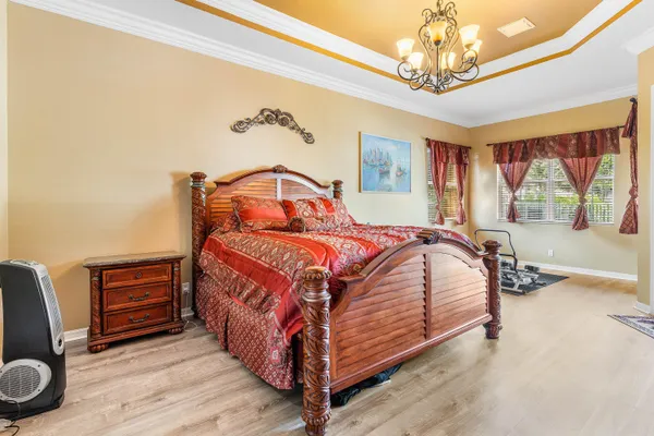 $990,000 | 9915 Vía Bernini, Lake Worth, FL 33467