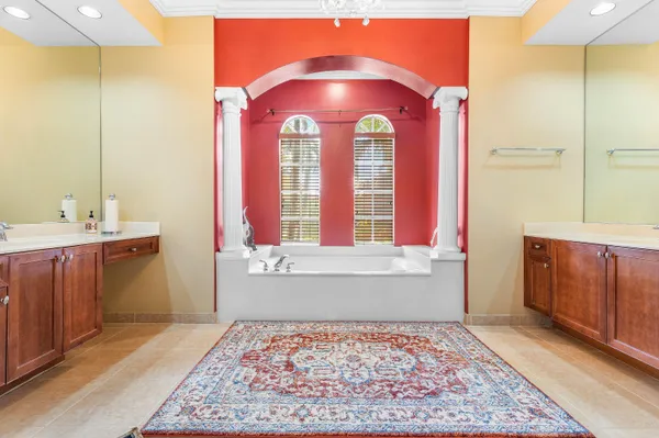 $990,000 | 9915 Vía Bernini, Lake Worth, FL 33467