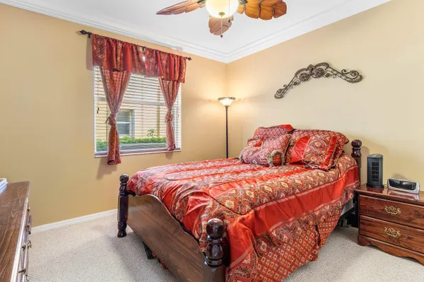 $990,000 | 9915 Vía Bernini, Lake Worth, FL 33467