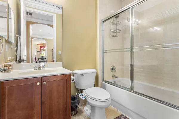 $990,000 | 9915 Vía Bernini, Lake Worth, FL 33467
