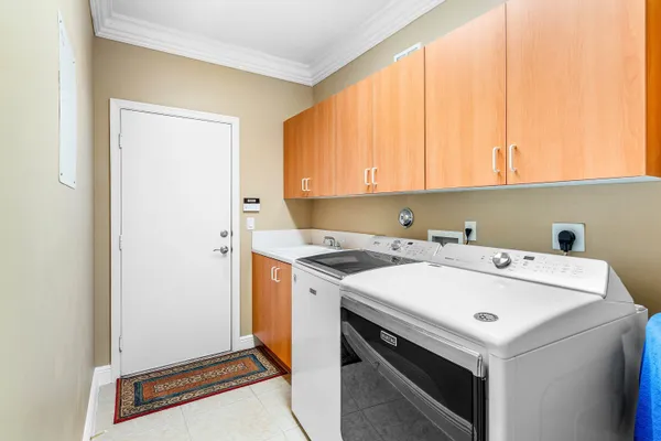 $990,000 | 9915 Vía Bernini, Lake Worth, FL 33467