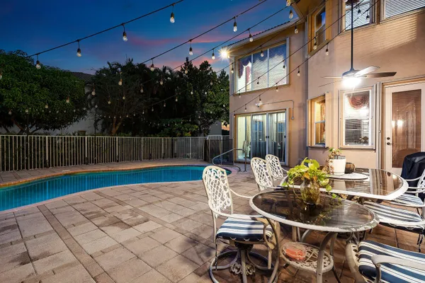 $990,000 | 9915 Vía Bernini, Lake Worth, FL 33467