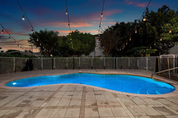 $990,000 | 9915 Vía Bernini, Lake Worth, FL 33467