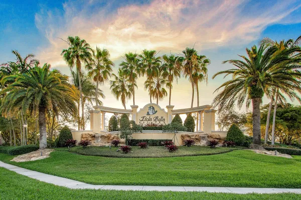 $990,000 | 9915 Vía Bernini, Lake Worth, FL 33467