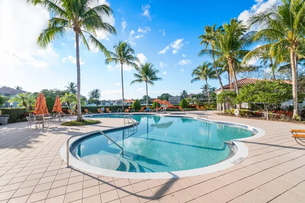 $990,000 | 9915 Vía Bernini, Lake Worth, FL 33467