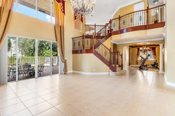 $990,000 | 9915 Vía Bernini, Lake Worth, FL 33467