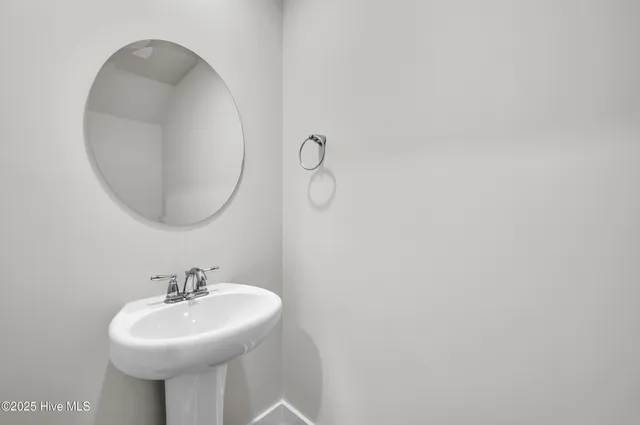 $2,100 | 123 South Grassland Road, Surf City, NC 28445