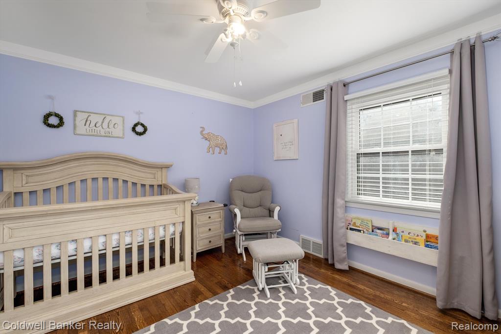 1585 Fairholme Road Grosse Pointe Woods, MI 48236 - Photo 16 of 28