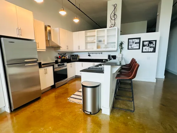 $3,200 | 180 Northeast 4th Avenue, Unit 406, Delray Beach, FL 33483