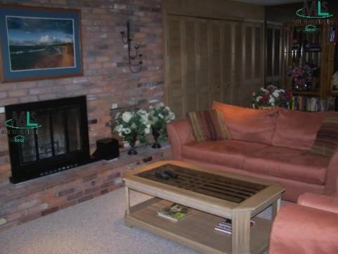 751 North Riverside Avenue St. Clair, MI 48079 - Photo 5 of 9 112422-4.JPG