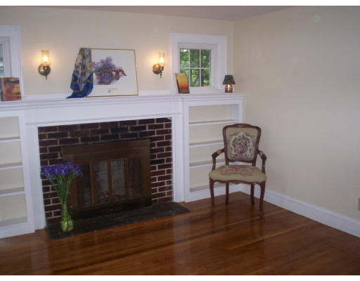 105 Weyham Road Weymouth, MA 02191 - Photo 2 of 9 Gallery Image 2