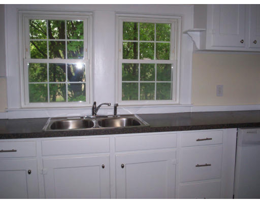 105 Weyham Road Weymouth, MA 02191 - Photo 3 of 9 Gallery Image 3