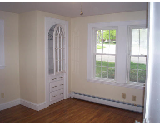 105 Weyham Road Weymouth, MA 02191 - Photo 4 of 9 Gallery Image 4