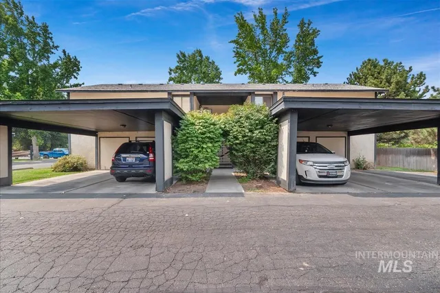 $249,900 | 7084 West Colehaven Lane, Boise, ID 83704