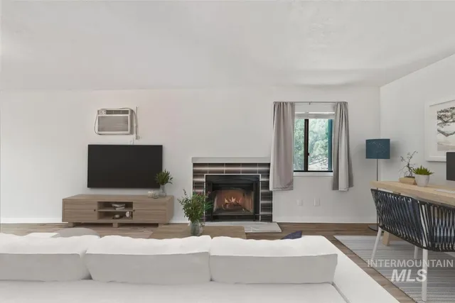 $249,900 | 7084 West Colehaven Lane, Boise, ID 83704