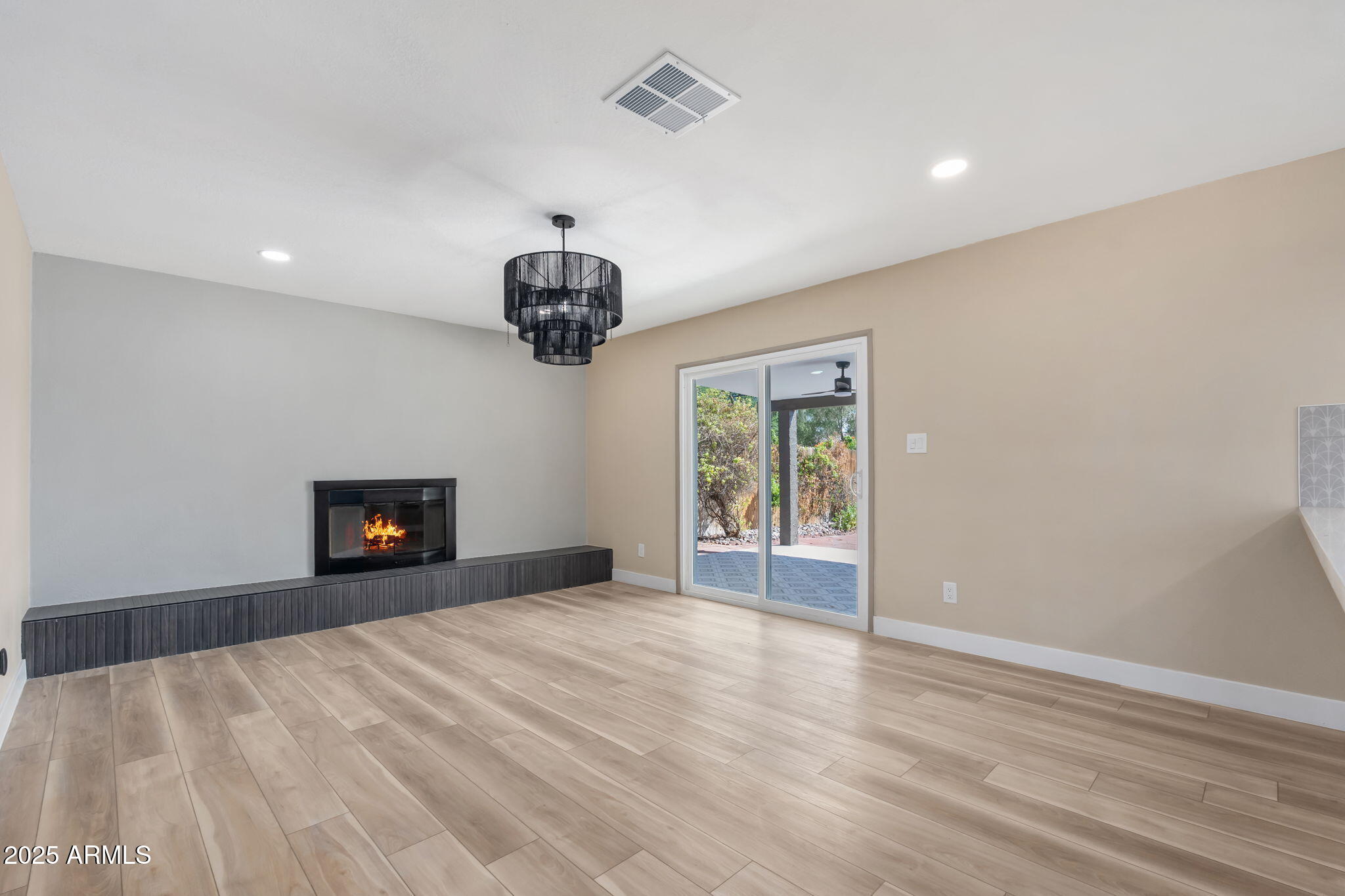 3121 West Hearn Road Phoenix, AZ 85053 - Photo 12 of 39 3121 W Hearn Rd - 12