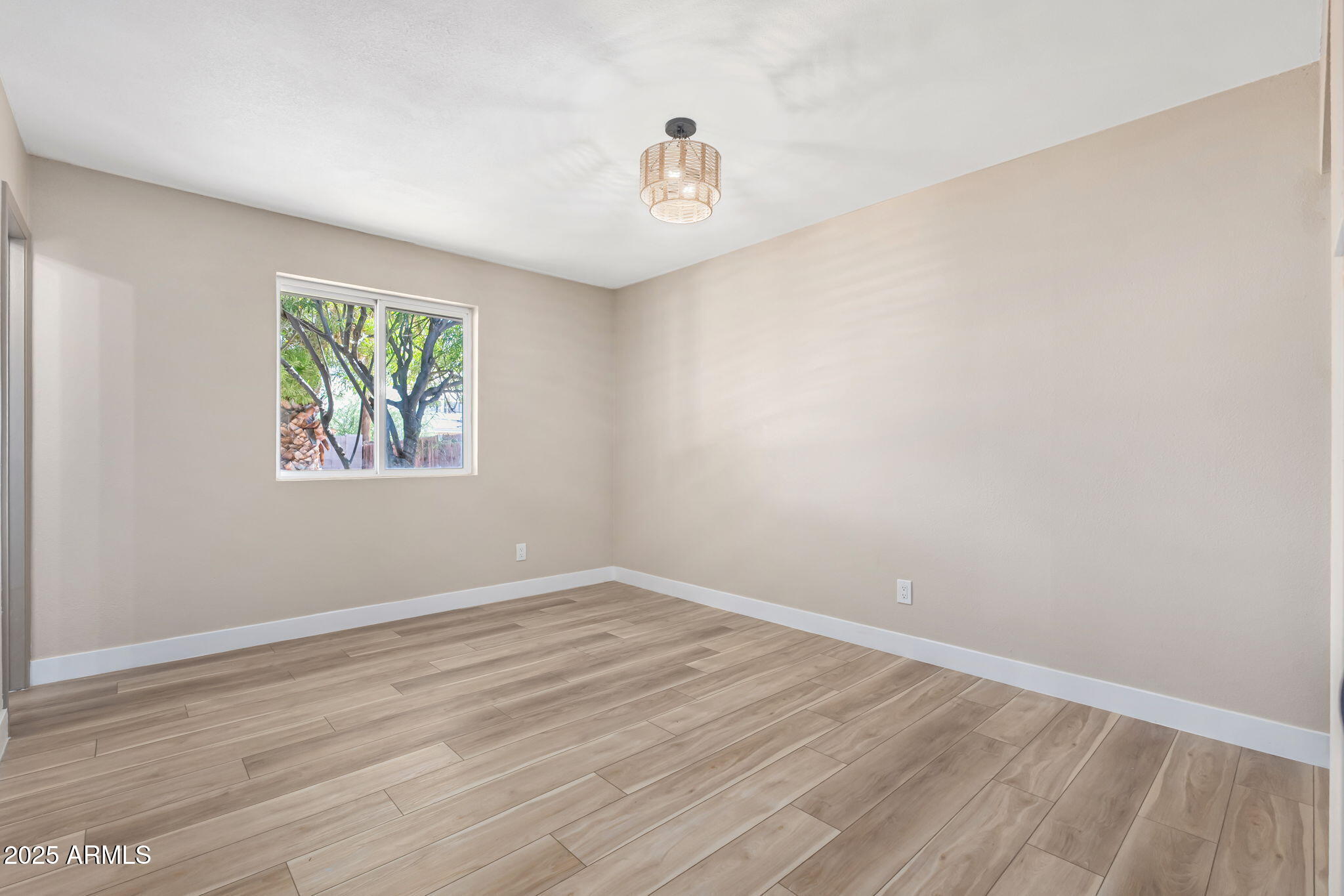 3121 West Hearn Road Phoenix, AZ 85053 - Photo 15 of 39 3121 W Hearn Rd - 14