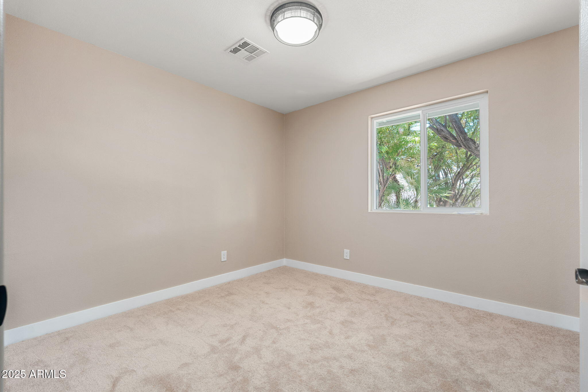 3121 West Hearn Road Phoenix, AZ 85053 - Photo 18 of 39 3121 W Hearn Rd - 18