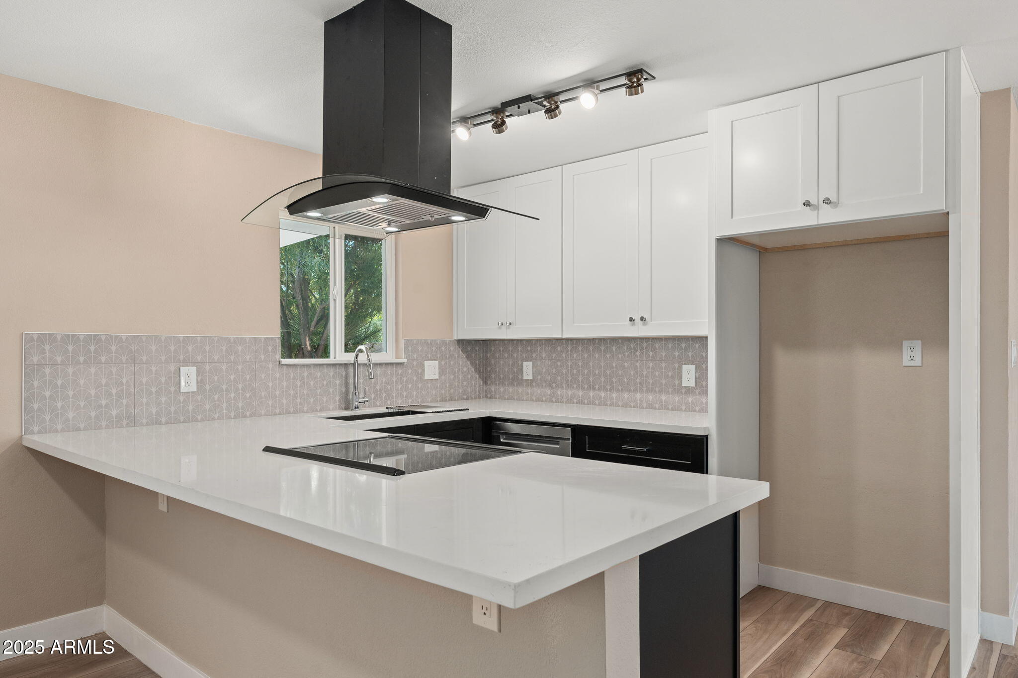 3121 West Hearn Road Phoenix, AZ 85053 - Photo 5 of 39 3121 W Hearn Rd - 09