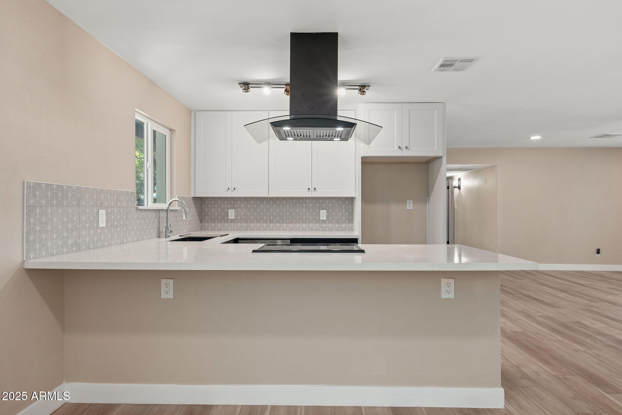3121 West Hearn Road Phoenix, AZ 85053 - Photo 6 of 39 3121 W Hearn Rd - 10