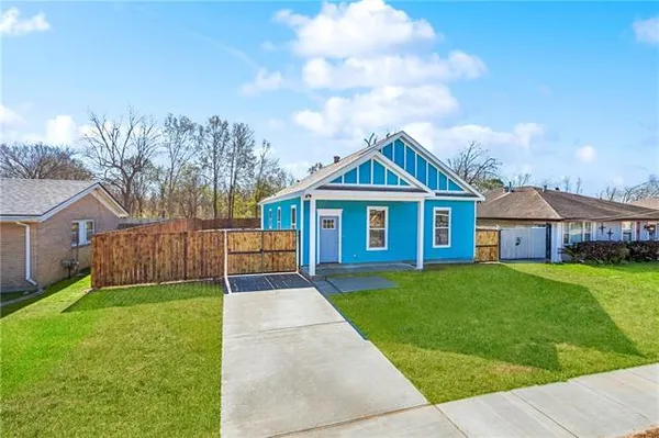 $259,000 | 2509 Riverbend Drive, Violet, LA 70092