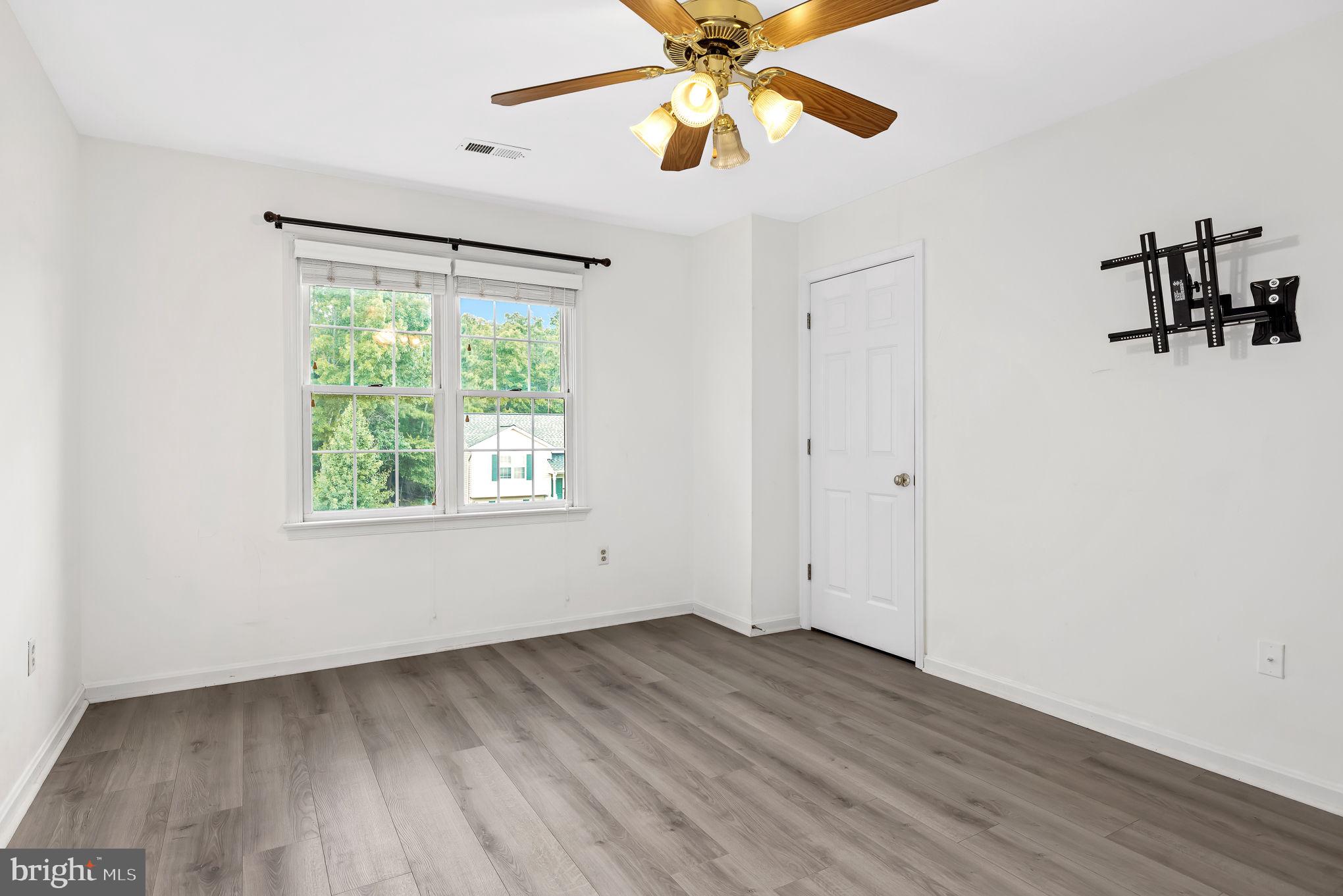 8614 Oldham Road Fredericksburg, VA 22408 - Photo 18 of 33 Primary bedroom