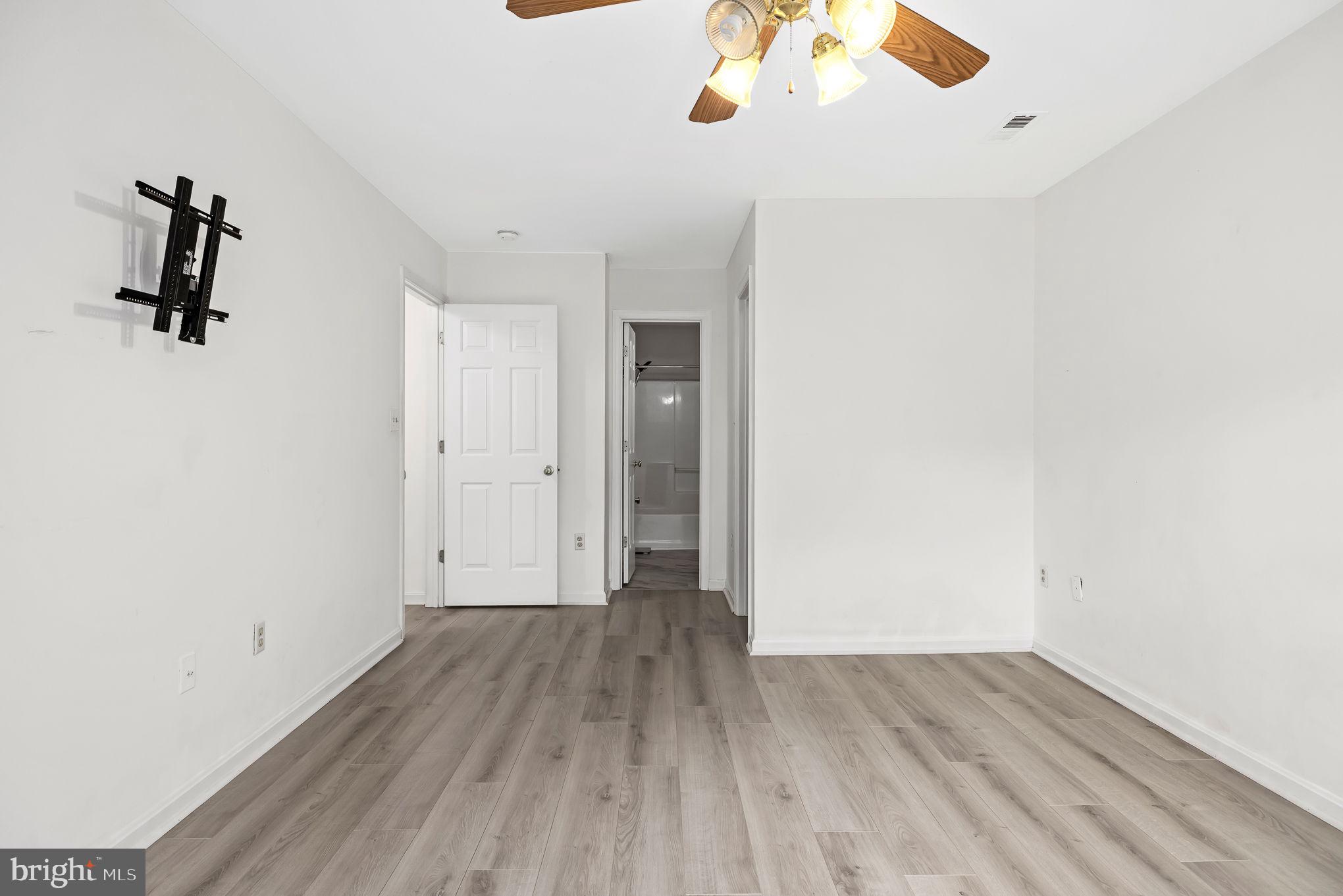 8614 Oldham Road Fredericksburg, VA 22408 - Photo 20 of 33 Primary suite, bathroom view