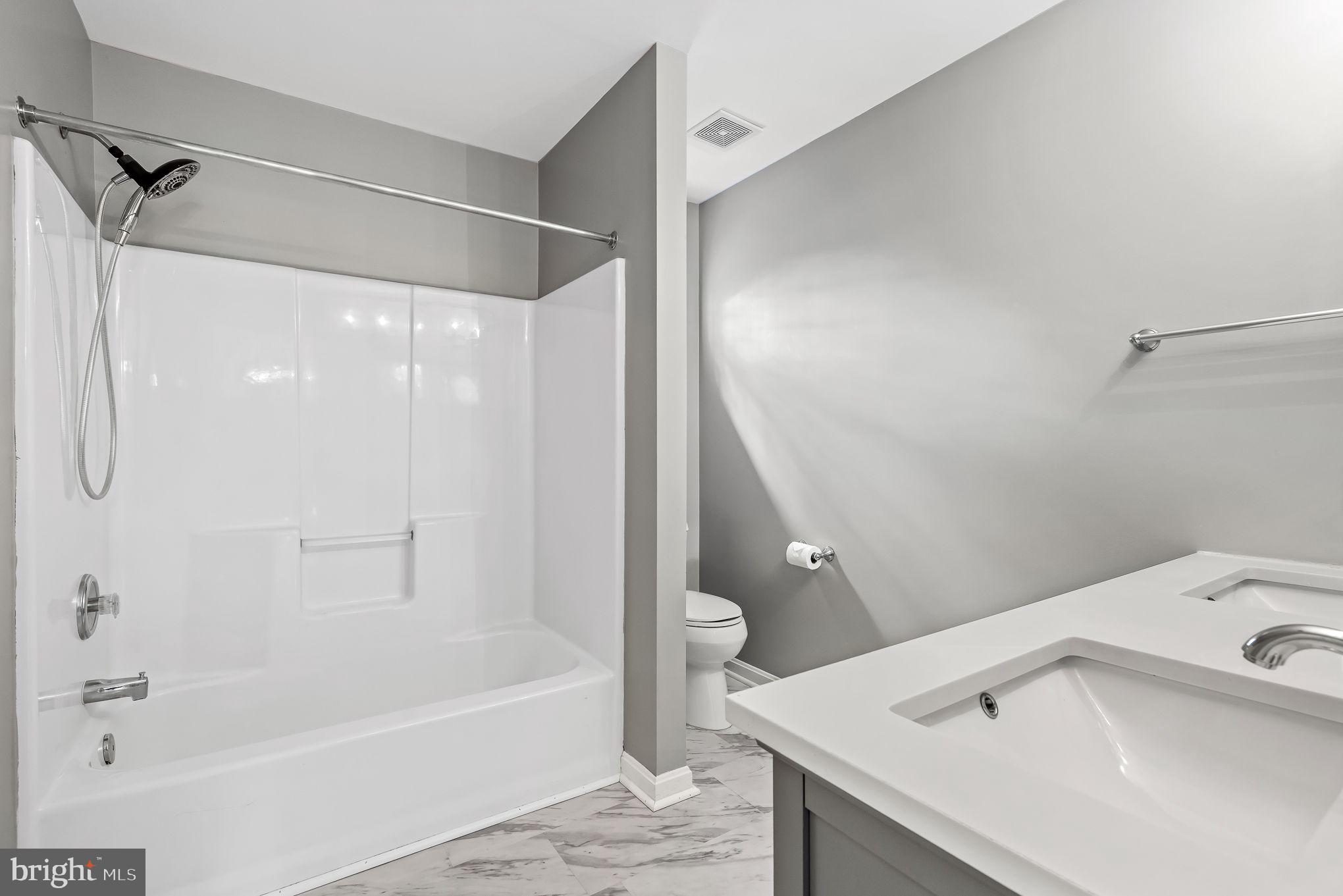 8614 Oldham Road Fredericksburg, VA 22408 - Photo 22 of 33 En suite bathroom