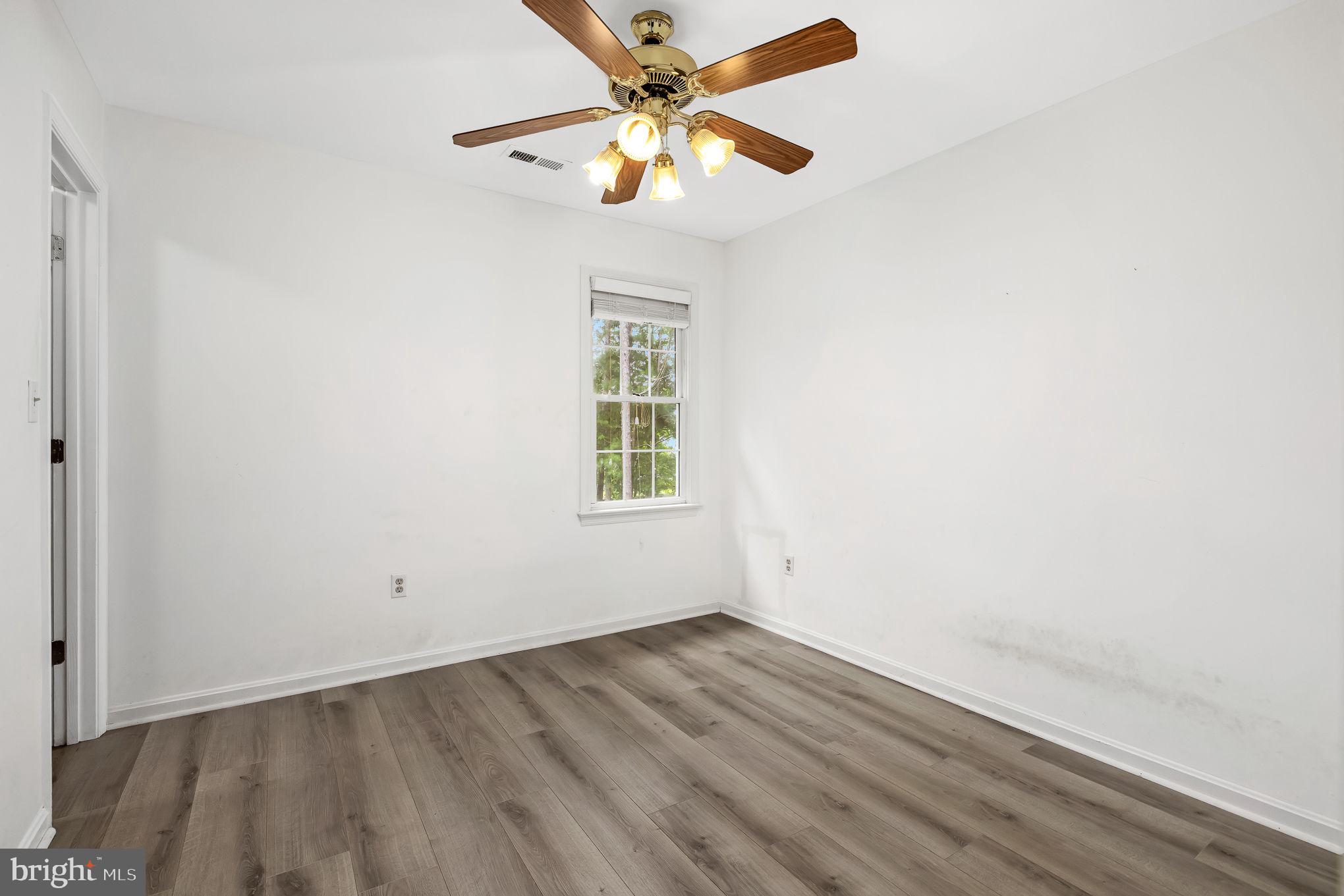 8614 Oldham Road Fredericksburg, VA 22408 - Photo 24 of 33 Third bedroom