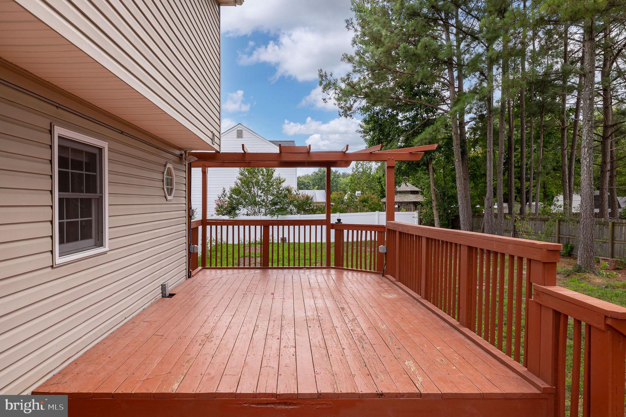 8614 Oldham Road Fredericksburg, VA 22408 - Photo 27 of 33 Deck