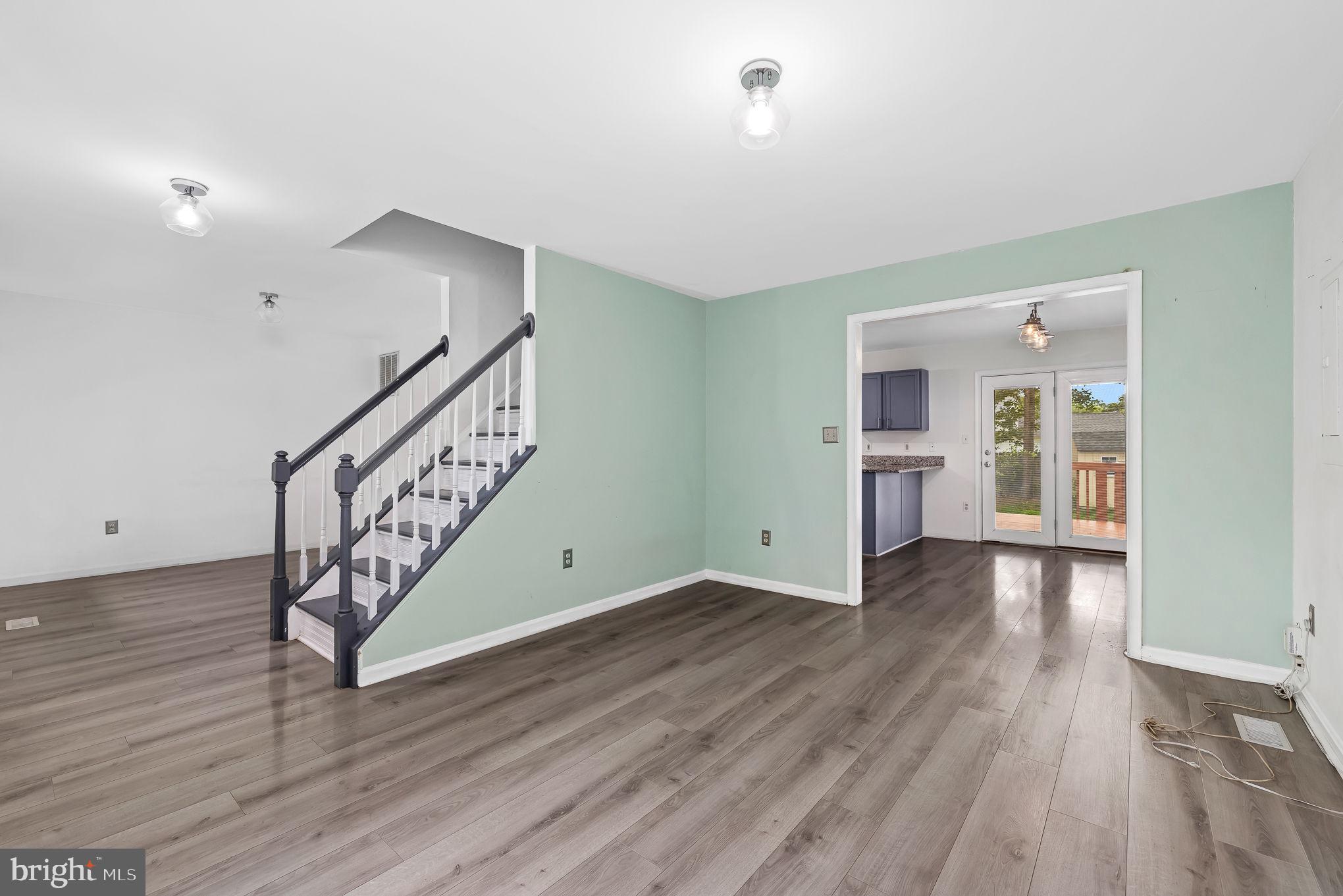 8614 Oldham Road Fredericksburg, VA 22408 - Photo 4 of 33 Living room
