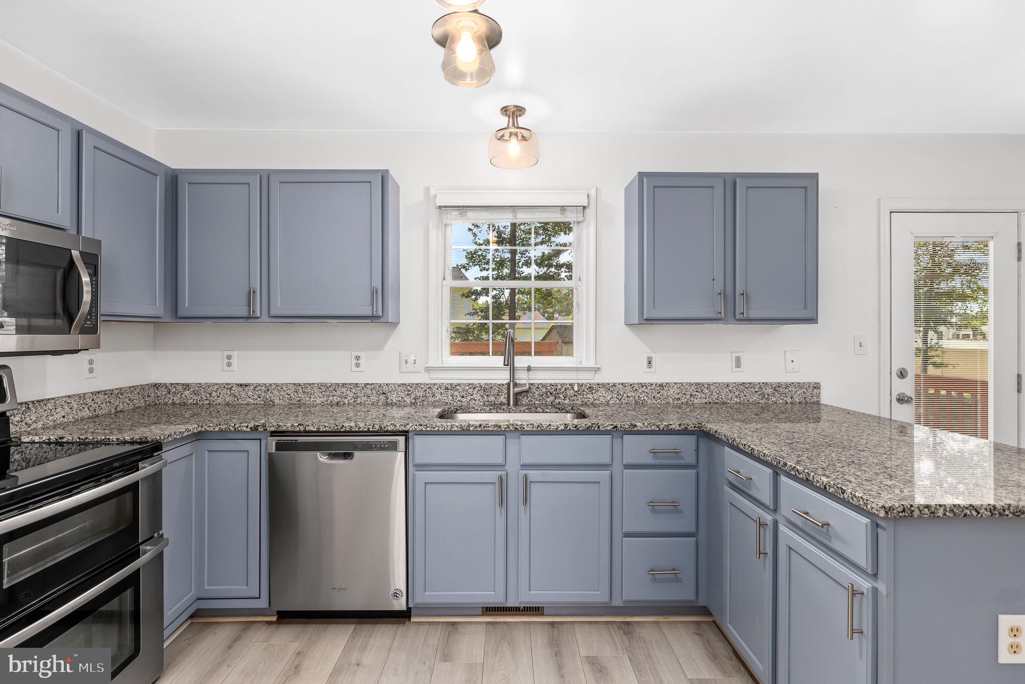 8614 Oldham Road Fredericksburg, VA 22408 - Photo 9 of 33 Kitchen