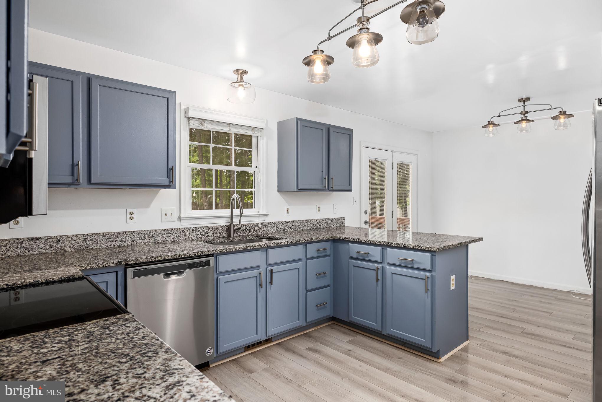 8614 Oldham Road Fredericksburg, VA 22408 - Photo 10 of 33 Granite counters