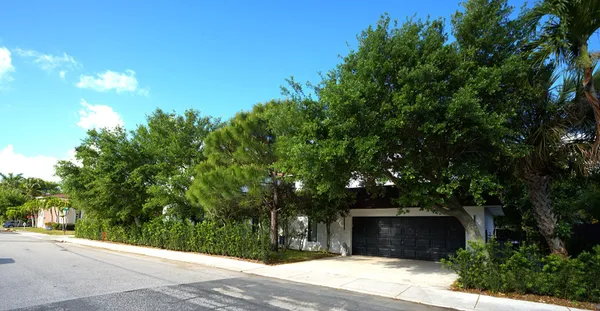 $5,100 | 1629 South Lakeside Drive, Lake Worth Beach, FL 33460