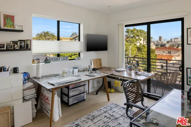 $1,300,000 | 1123 South Shenandoah Street, Unit 301, Los Angeles, CA 90035