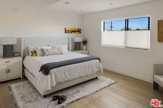 $1,300,000 | 1123 South Shenandoah Street, Unit 301, Los Angeles, CA 90035