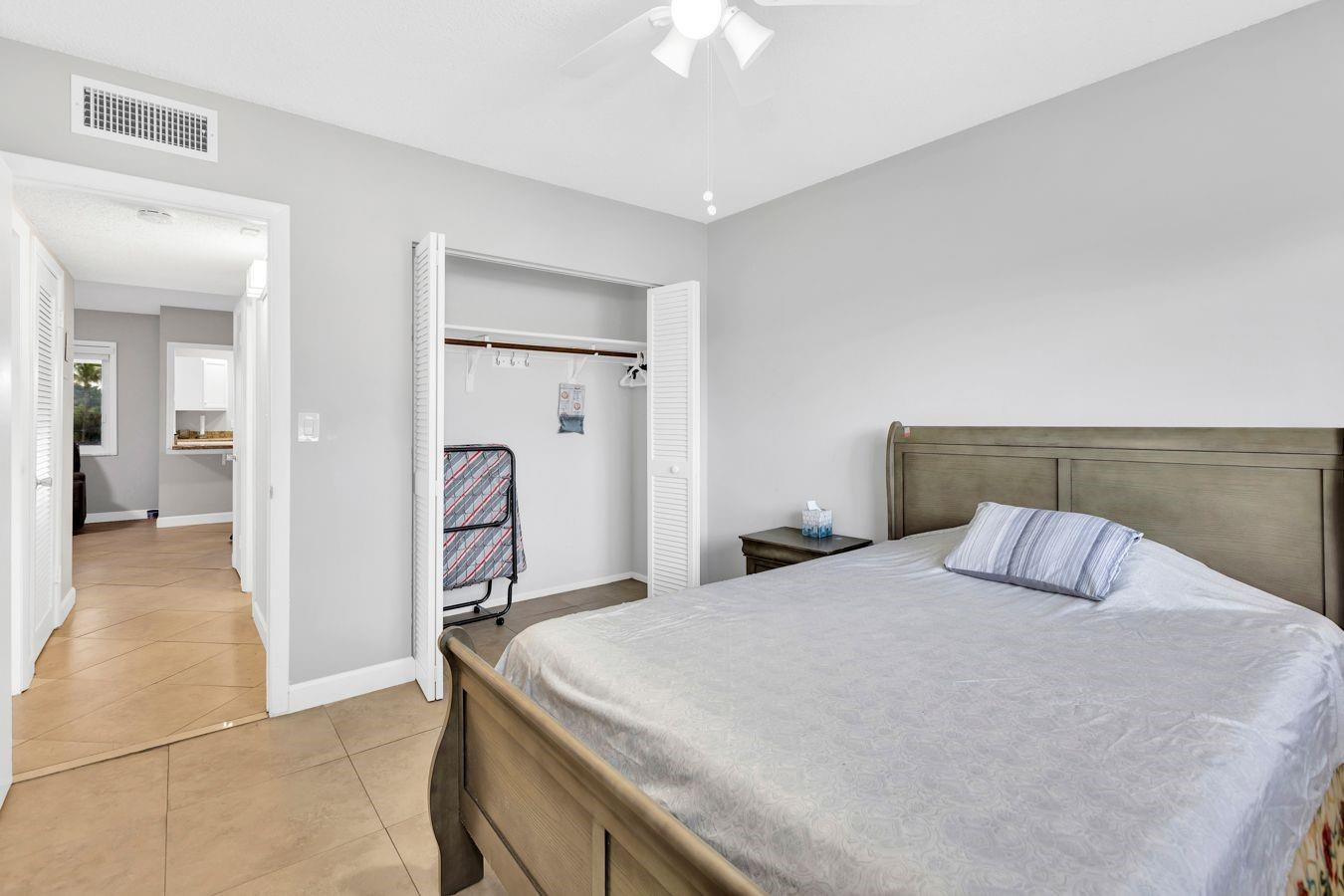 5300 Washington Street, Unit D308 Hollywood, FL 33021 - Photo 18 of 33 Photo 19