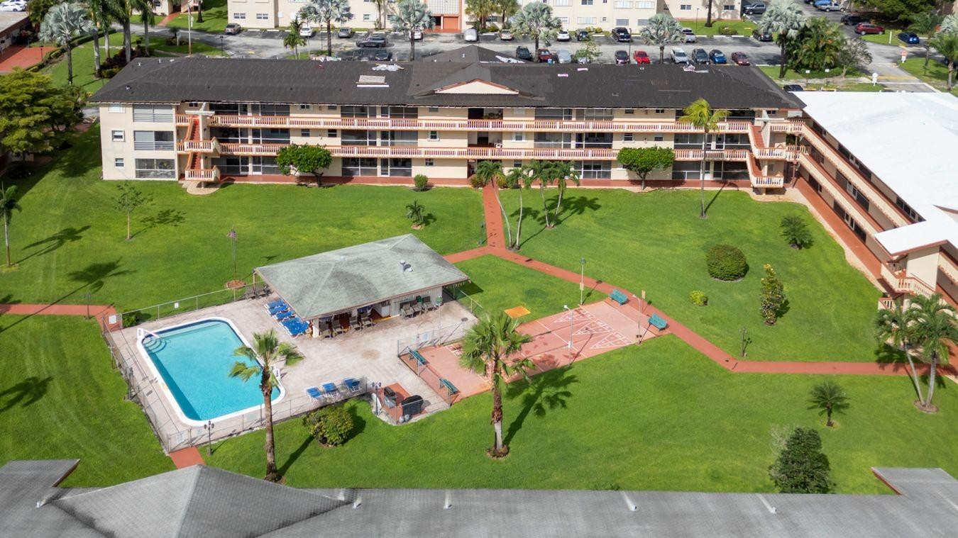 5300 Washington Street, Unit D308 Hollywood, FL 33021 - Photo 25 of 33 Photo 26