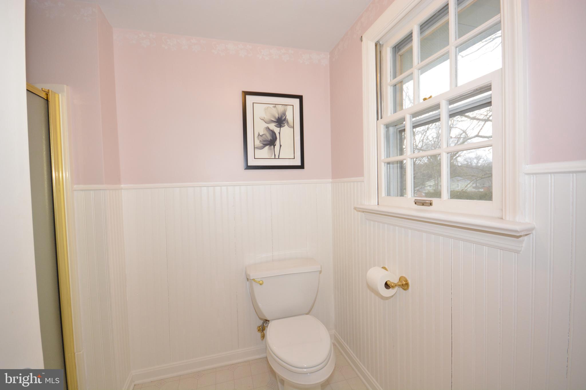 1949 Rachael Drive Lancaster, PA 17601 - Photo 19 of 28 Full Bath off of Bedroom 2