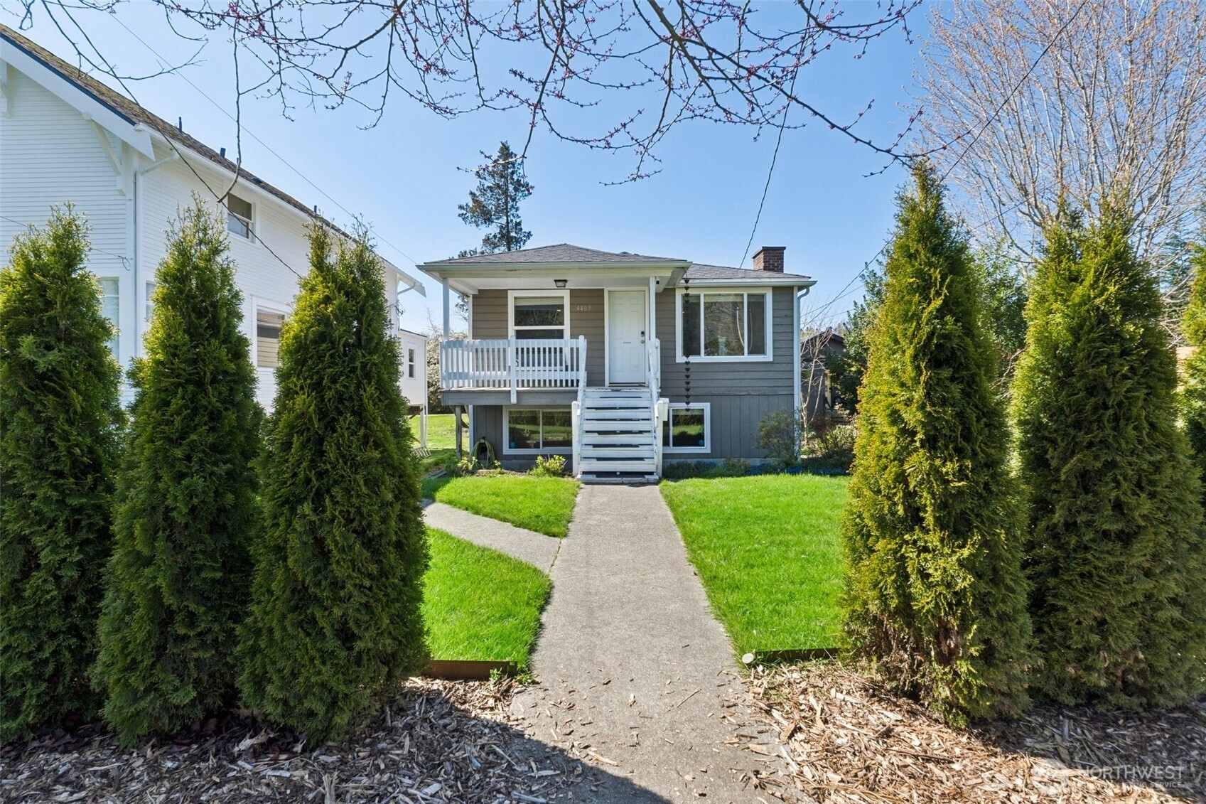 4409 26th Avenue Southwest Seattle, WA 98106 - Photo 1 of 26
